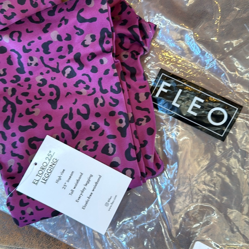 Brand New with tag Fleo Bounce Leggings 25” size small Leopard